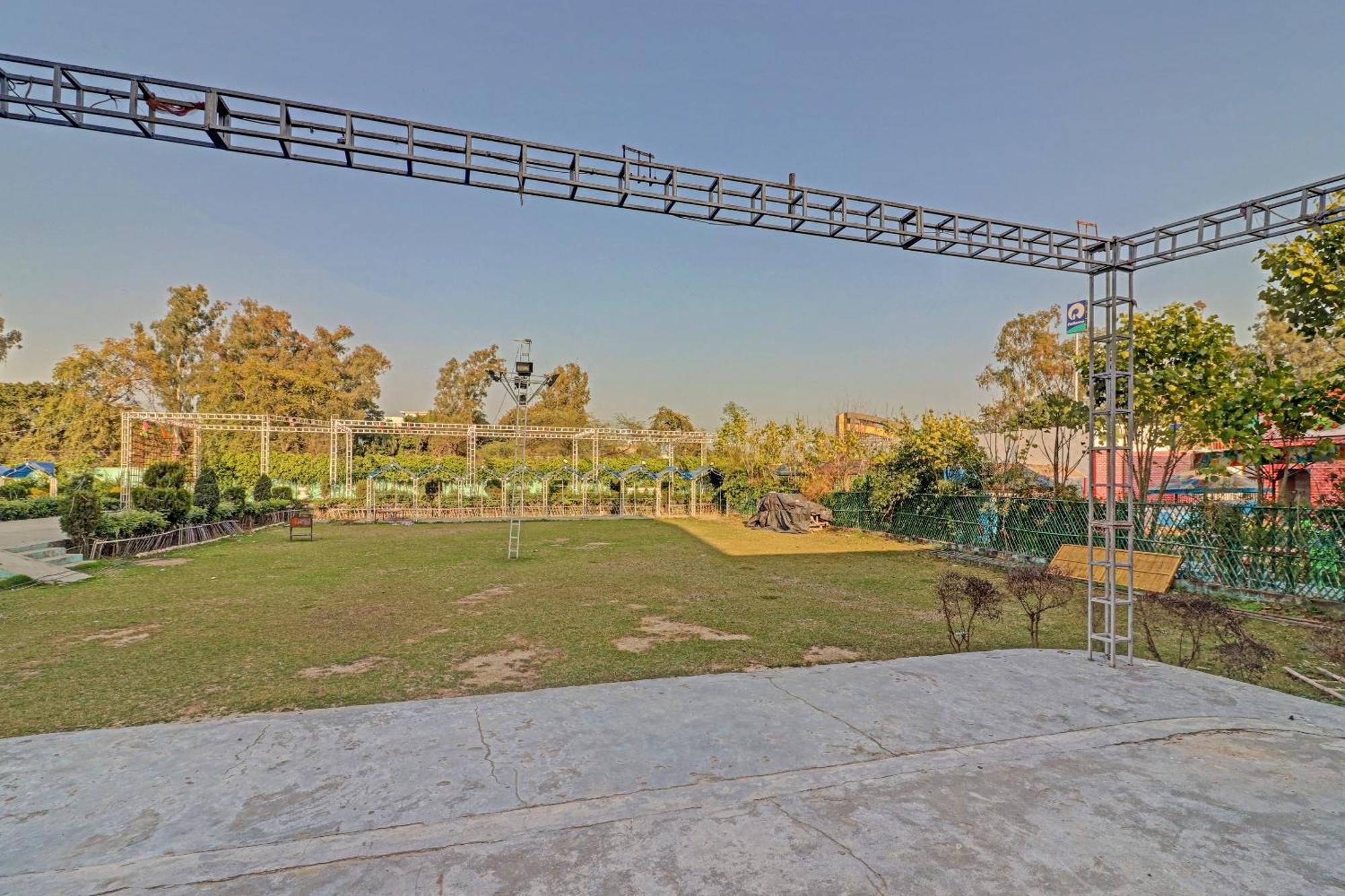 Capital O Kanha Resort Sikandra Rao Exterior photo